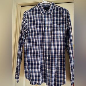 Banana Republic Men’s tailored slim fit button down plaid shirt.